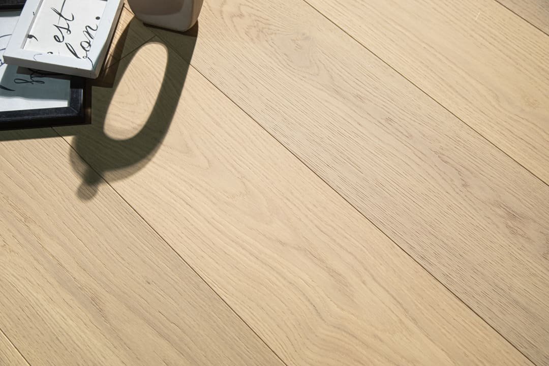 Antibes hardwood flooring detail view 3 - Brushed texture and grain pattern