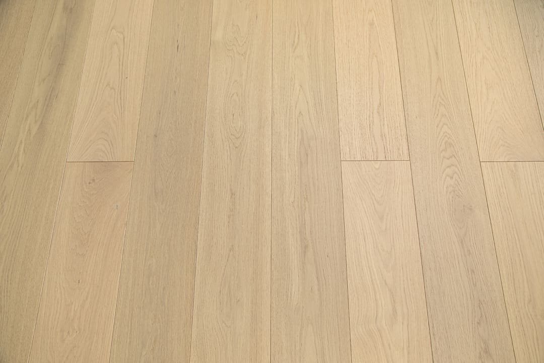 Antibes hardwood flooring detail view 5 - Brushed texture and grain pattern