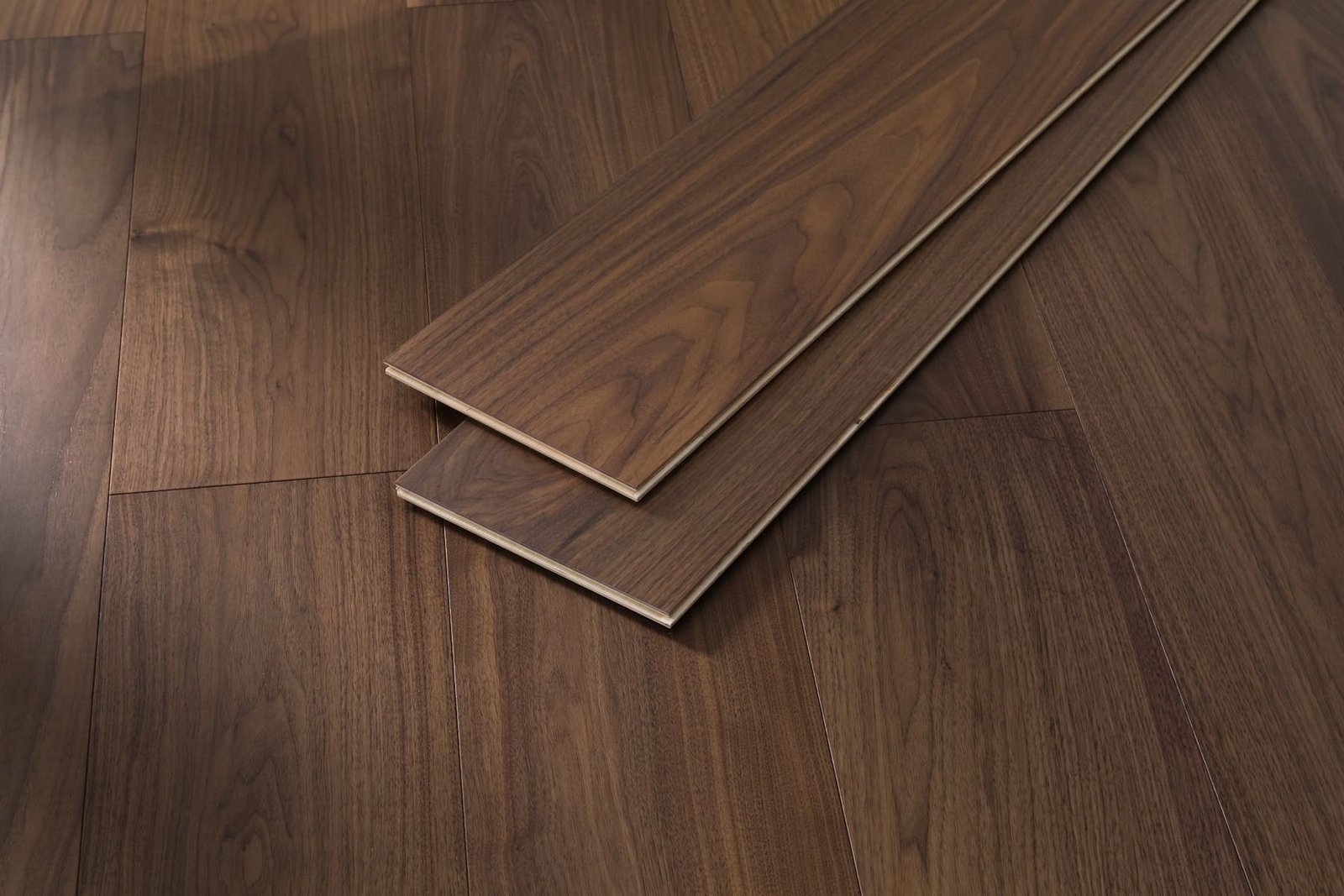 Casablanca hardwood flooring detail view 4 - Smooth texture and grain pattern
