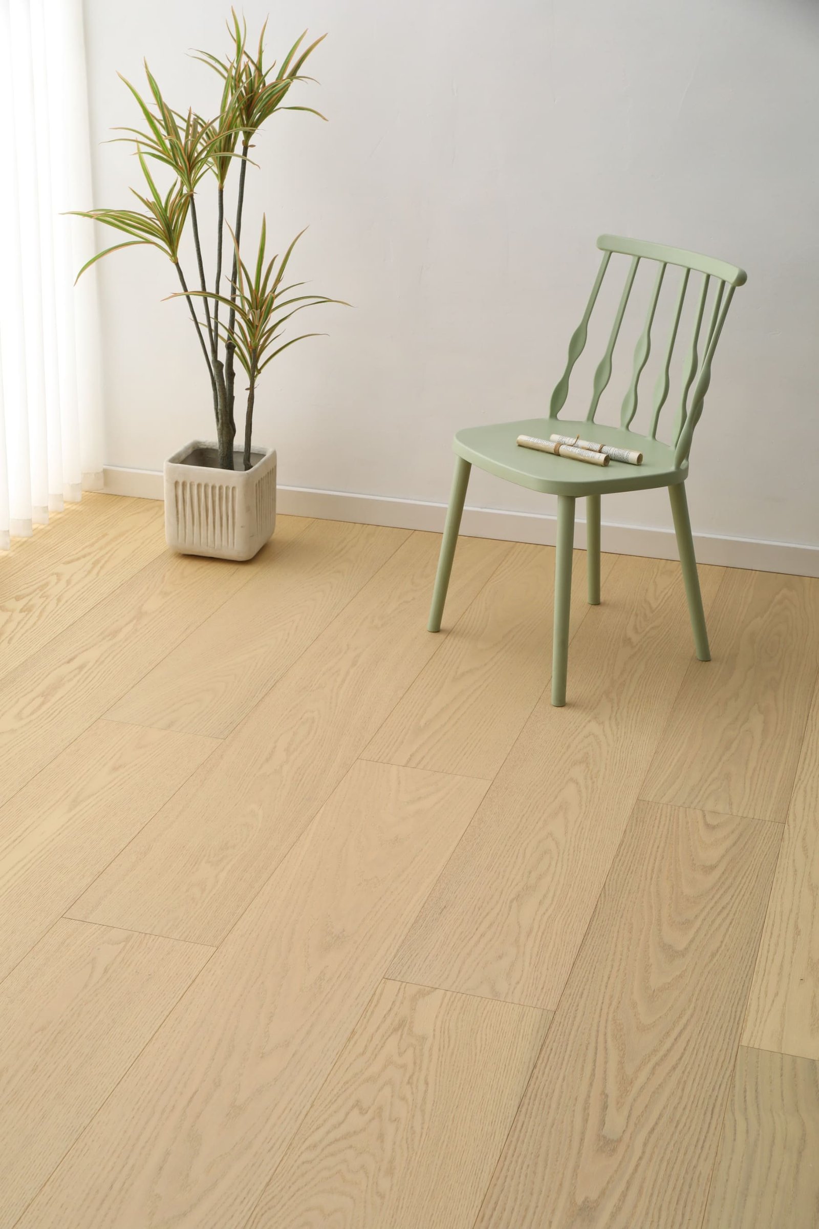 Charleston hardwood flooring detail view 3 - Brushed texture and grain pattern