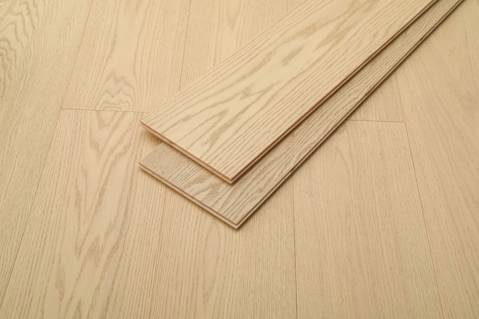 Charleston hardwood flooring detail view 4 - Brushed texture and grain pattern