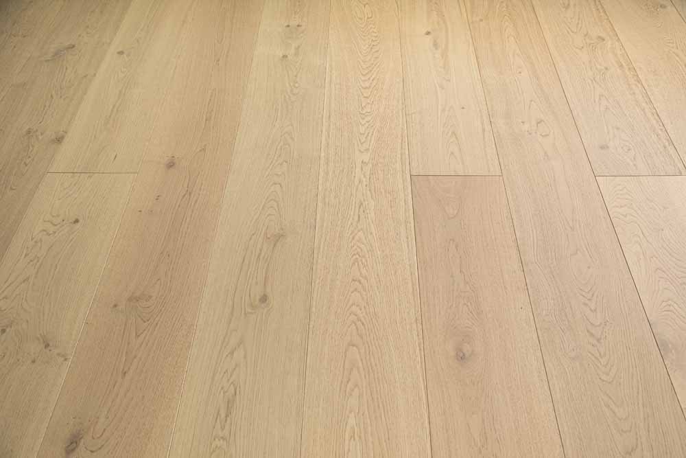 Cortona hardwood flooring detail view 4 - Wire Brushed texture and grain pattern