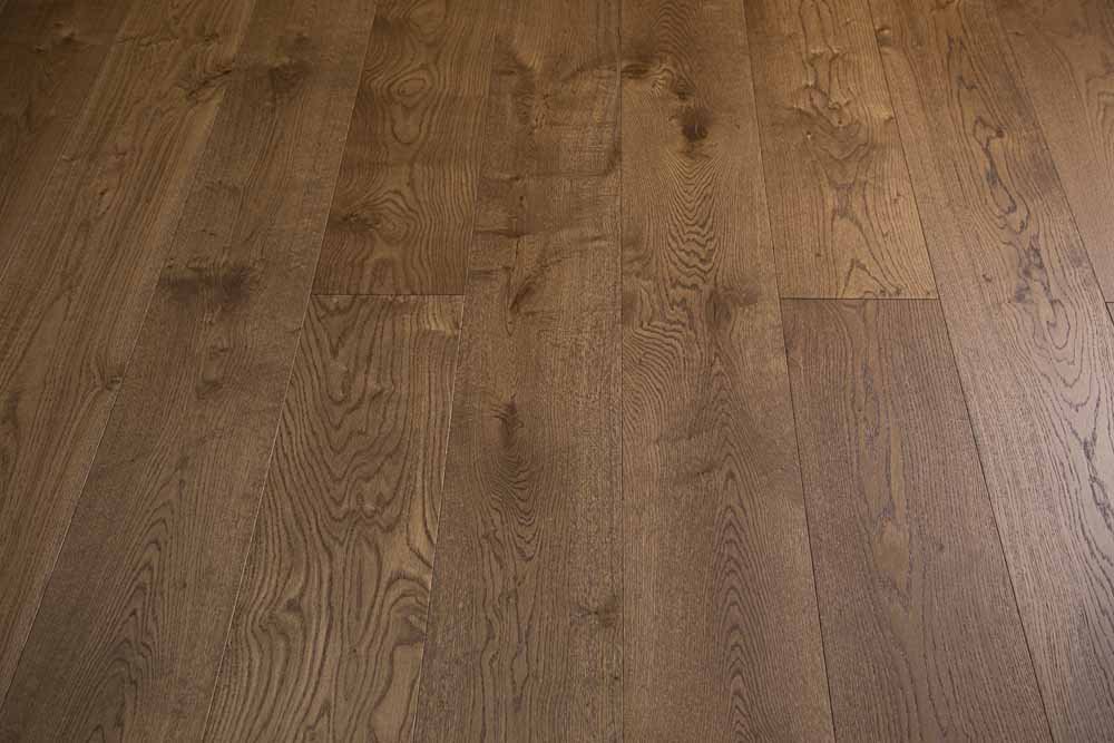 Marseille hardwood flooring detail view 3 - Brushed texture and grain pattern