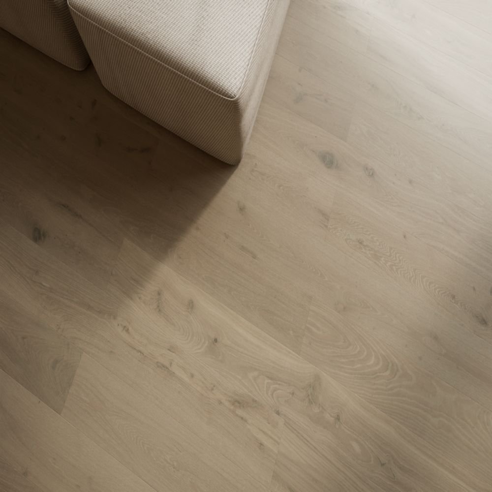 Montpellier hardwood flooring detail view 4 - Brushed texture and grain pattern