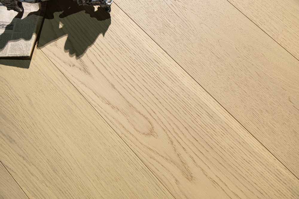 Ragusa hardwood flooring detail view 6 - Brushed texture and grain pattern