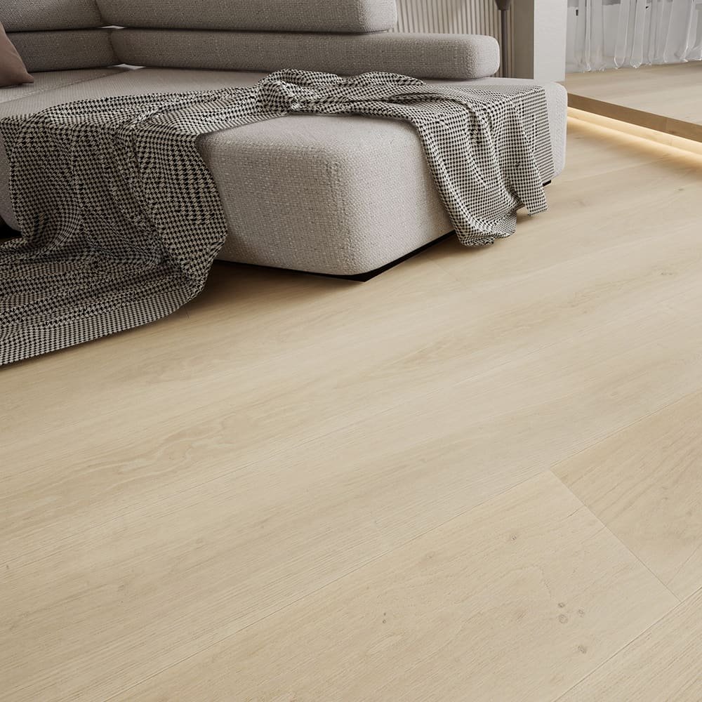 Saint-Tropez hardwood flooring detail view 5 - Brushed texture and grain pattern