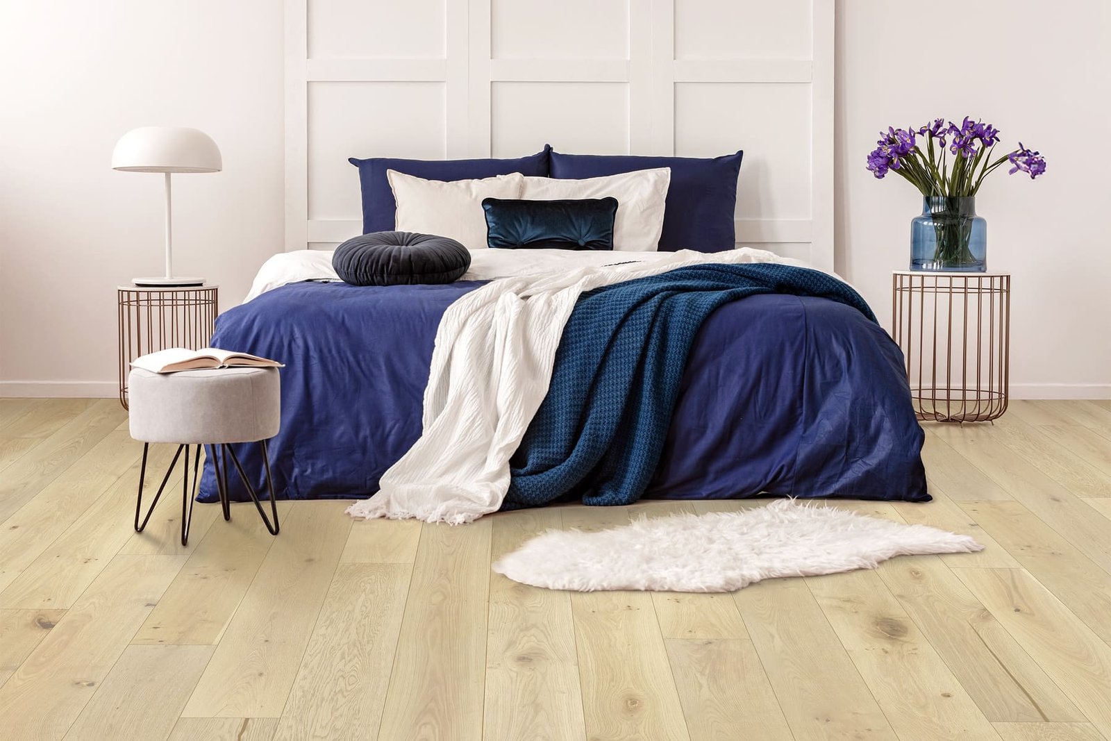 Sandpoint Ivory hardwood flooring detail view 2 - Wire Brushed texture and grain pattern