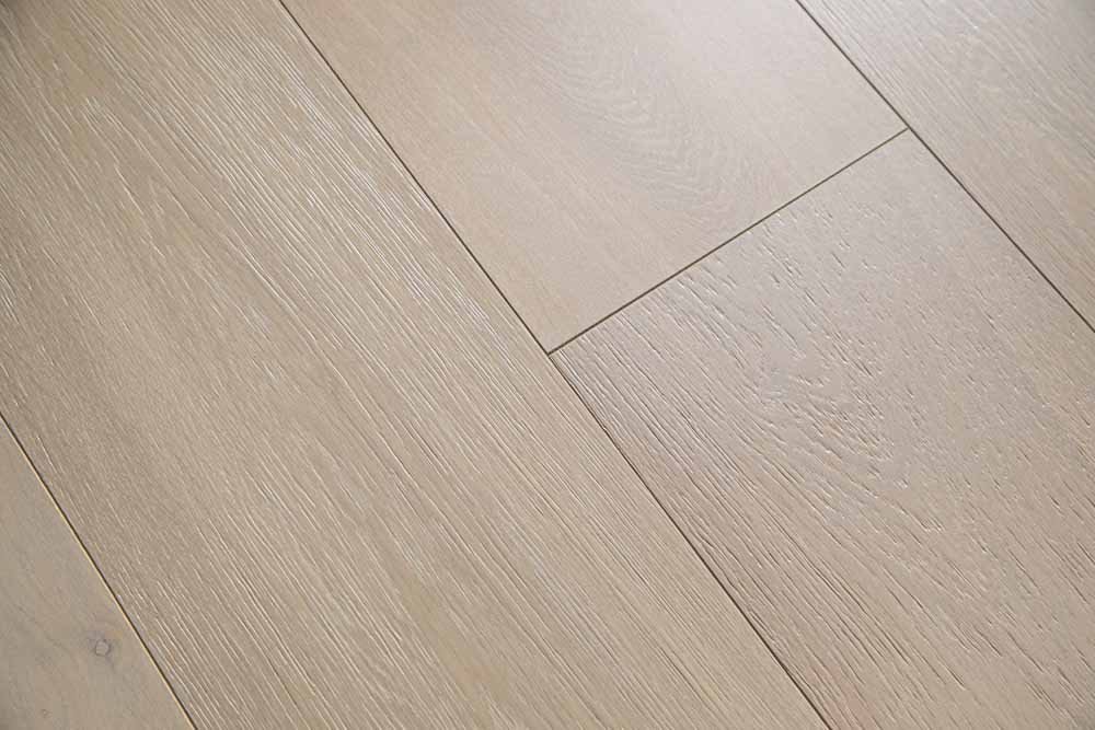 Troy hardwood flooring detail view 5 - Brushed texture and grain pattern