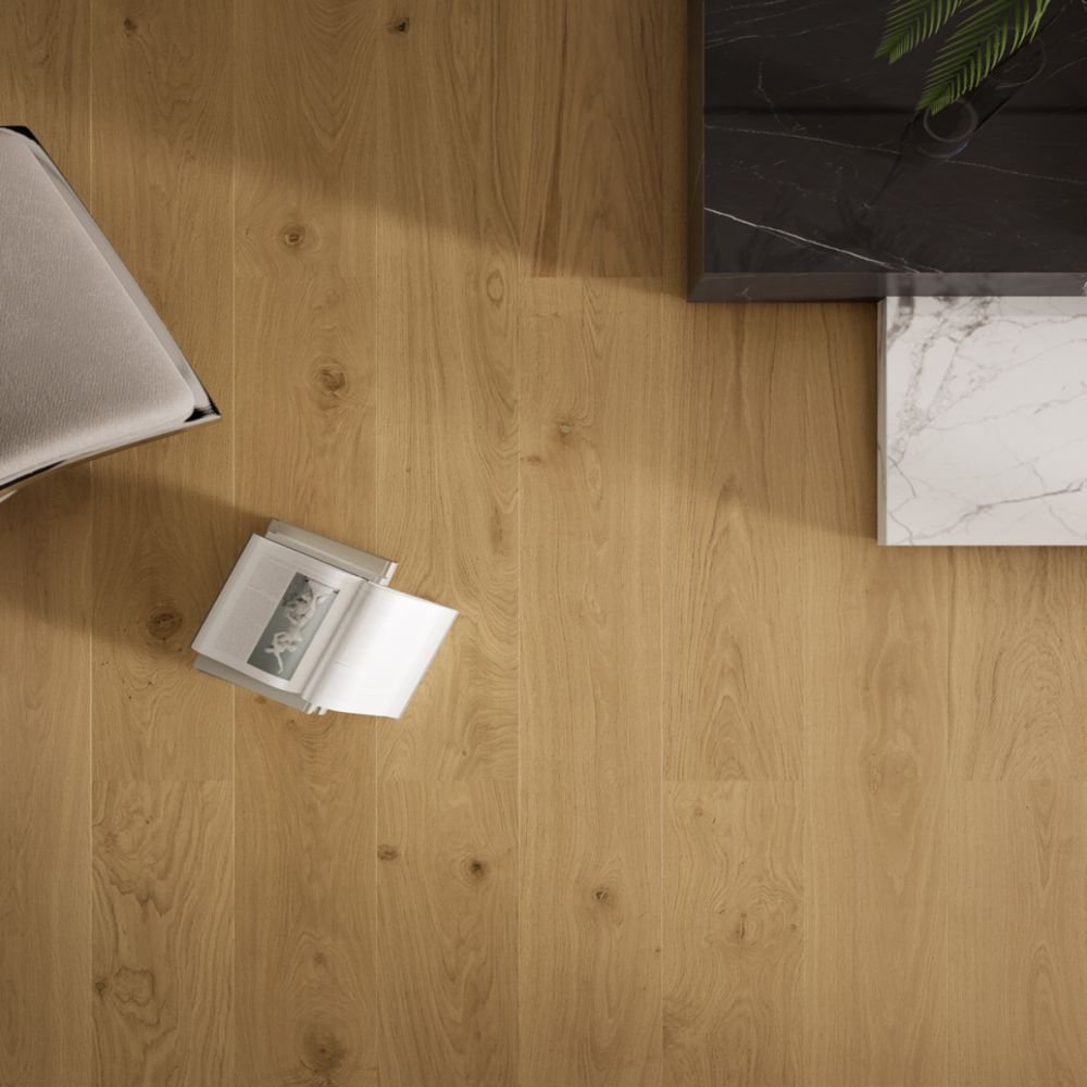 Verona hardwood flooring detail view 5 - Brushed texture and grain pattern